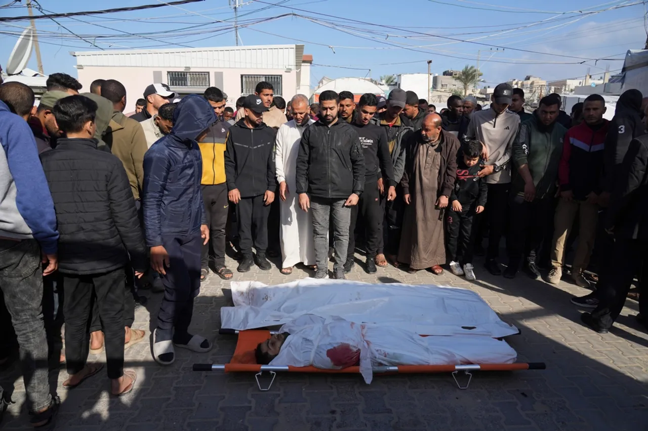 가자지구의 팔레스타인 주민들, 이스라엘과의 전쟁과 기아 속에서 이드 축제 애도